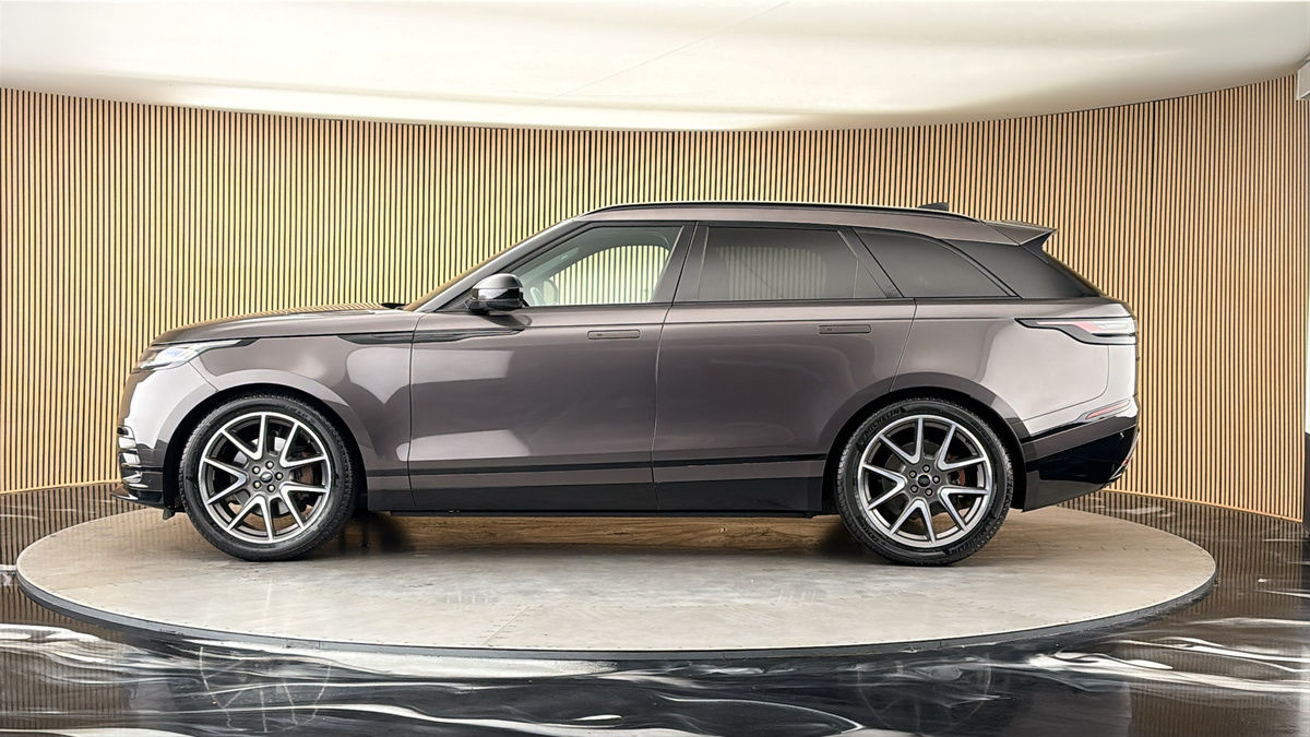 Land Rover Range Rover Velar Image 15