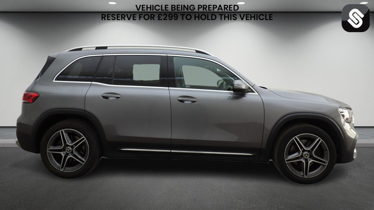 Mercedes-Benz GLB Image 5