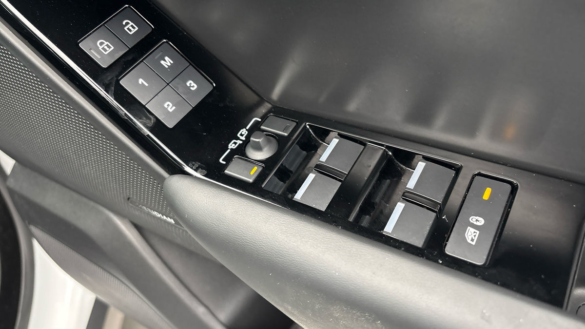 Land Rover Range Rover Velar Image 25