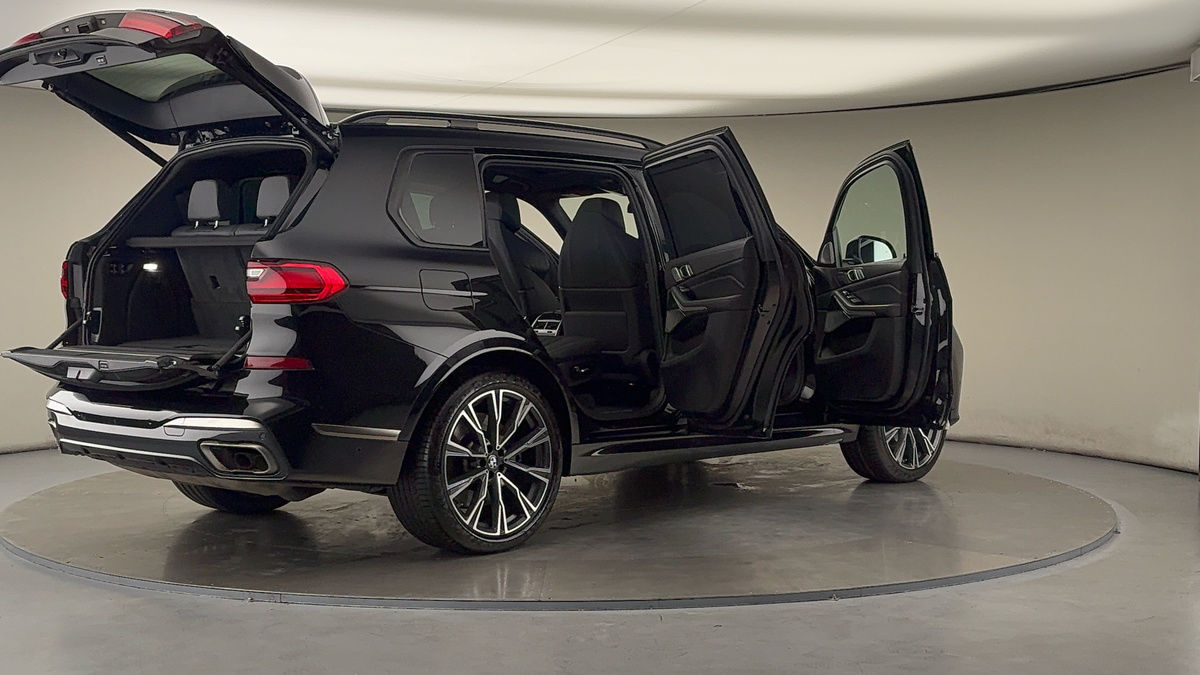 More views of BMW X7