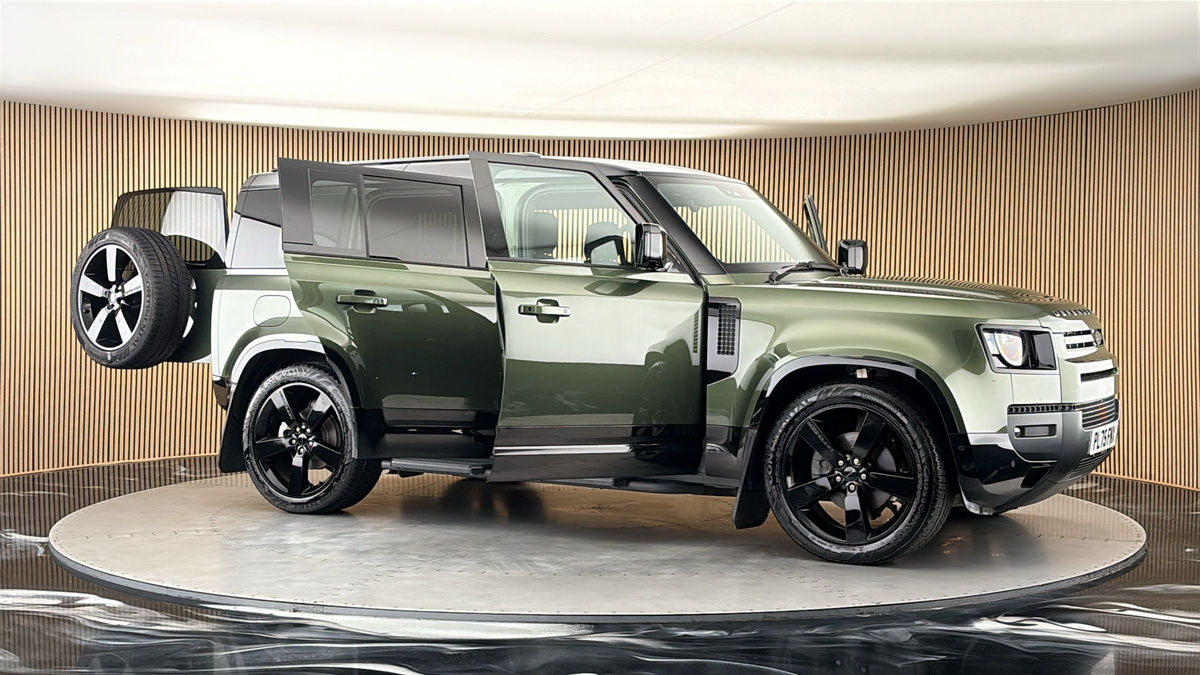 More views of Land Rover Defender 110