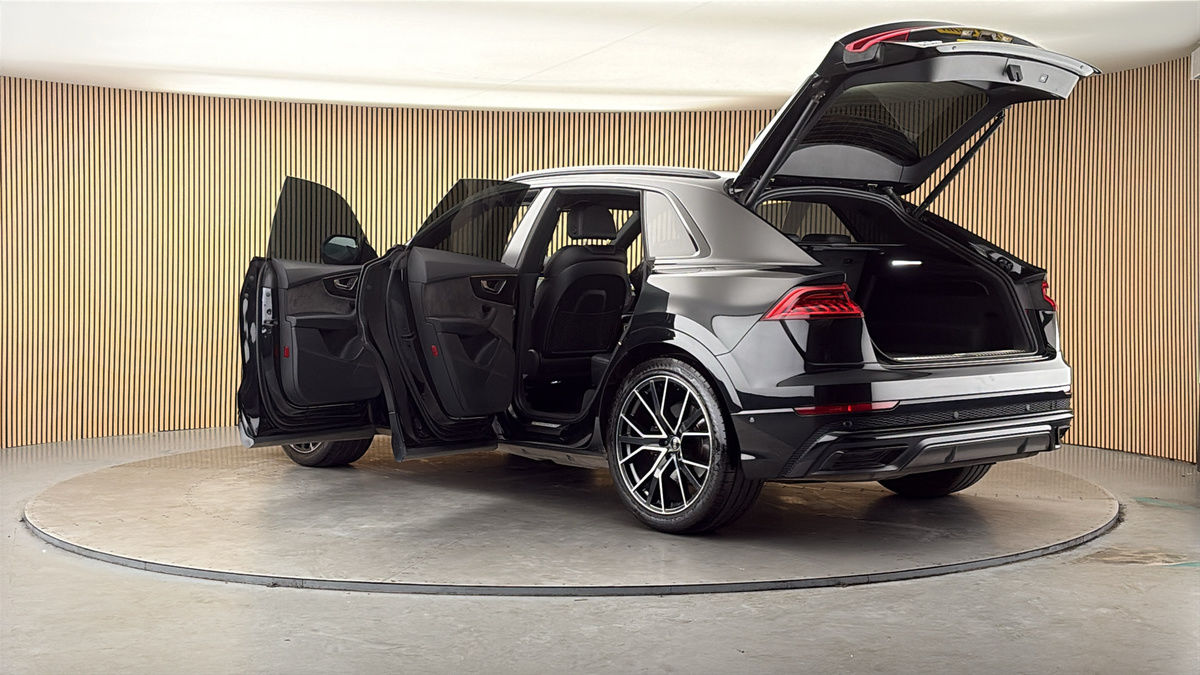 More views of Audi Q8