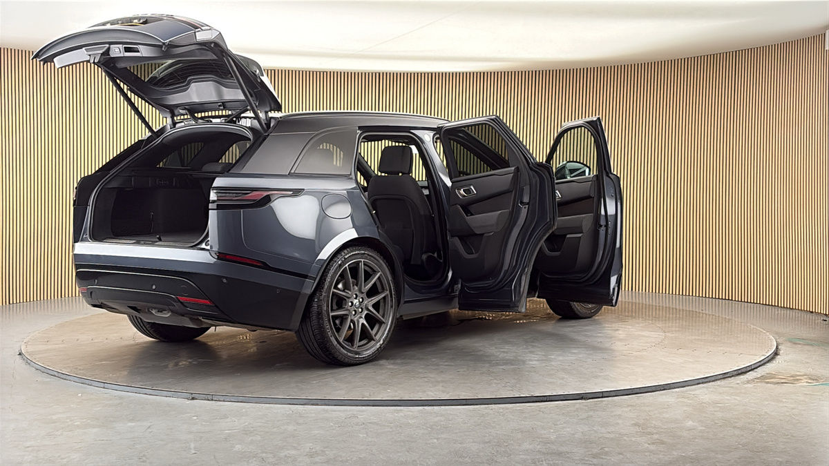 More views of Land Rover Range Rover Velar