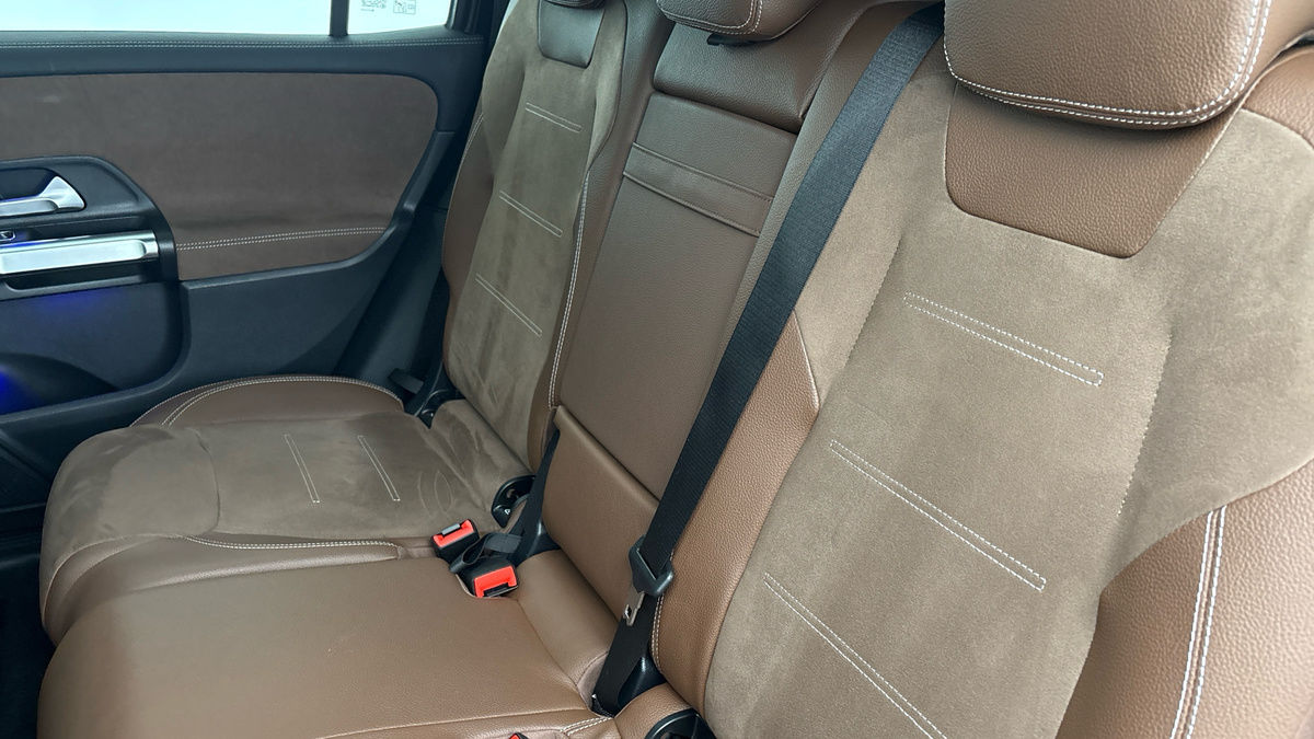 Mercedes-Benz GLB Image 8