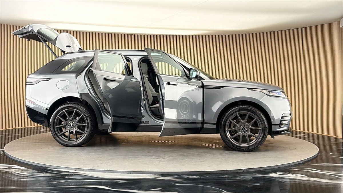 More views of Land Rover Range Rover Velar