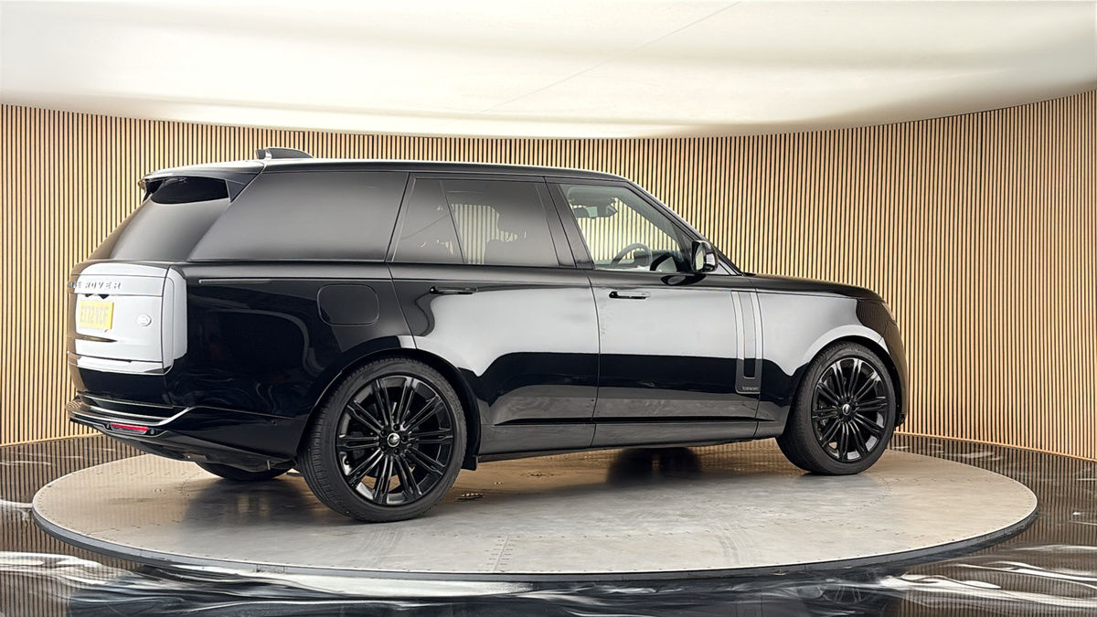 More views of Land Rover Range Rover