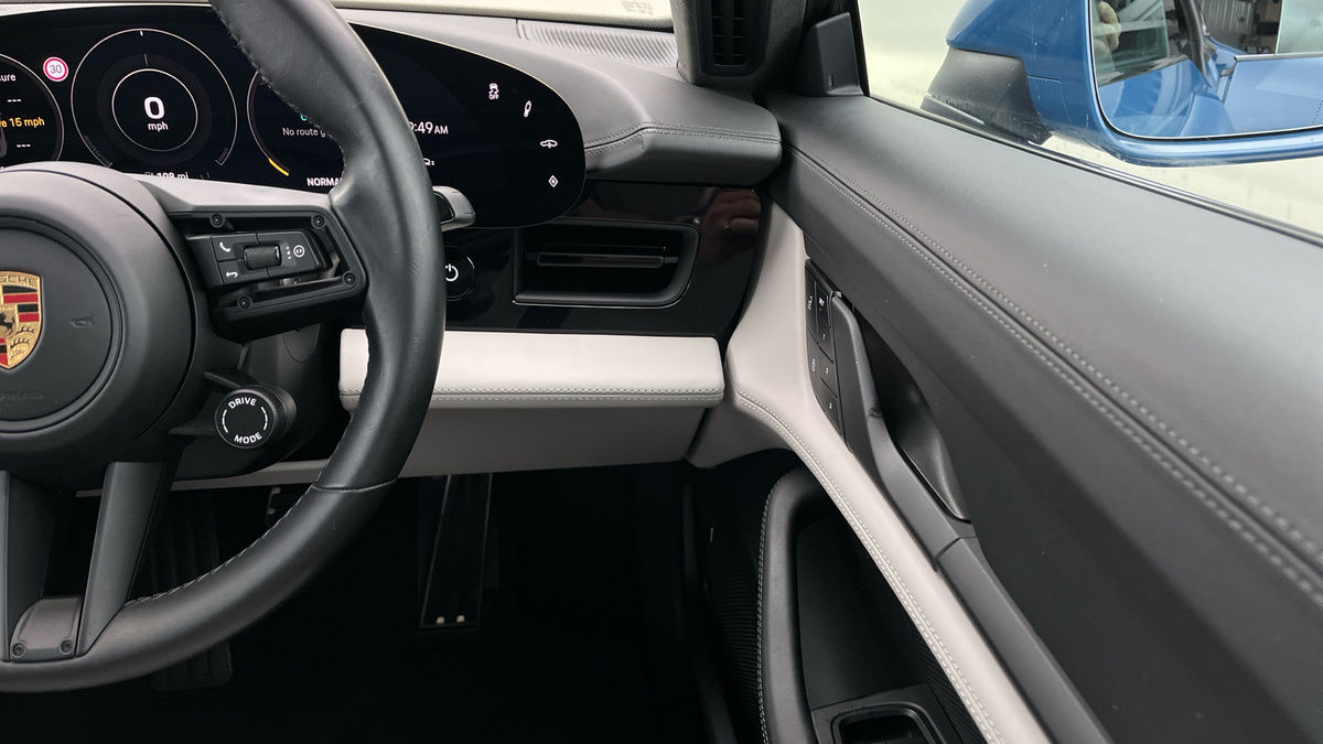 Porsche Taycan Image 14