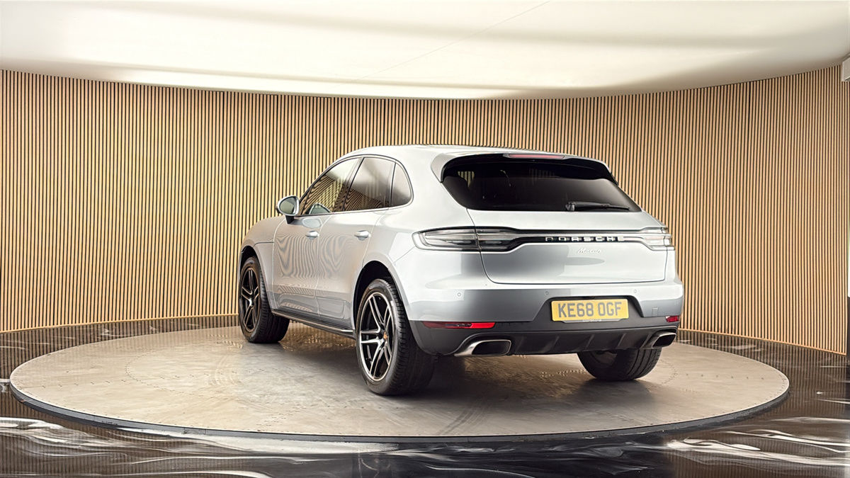 More views of Porsche Macan