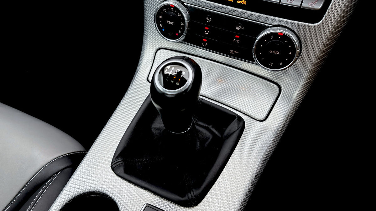 Mercedes-Benz SLC Image 9