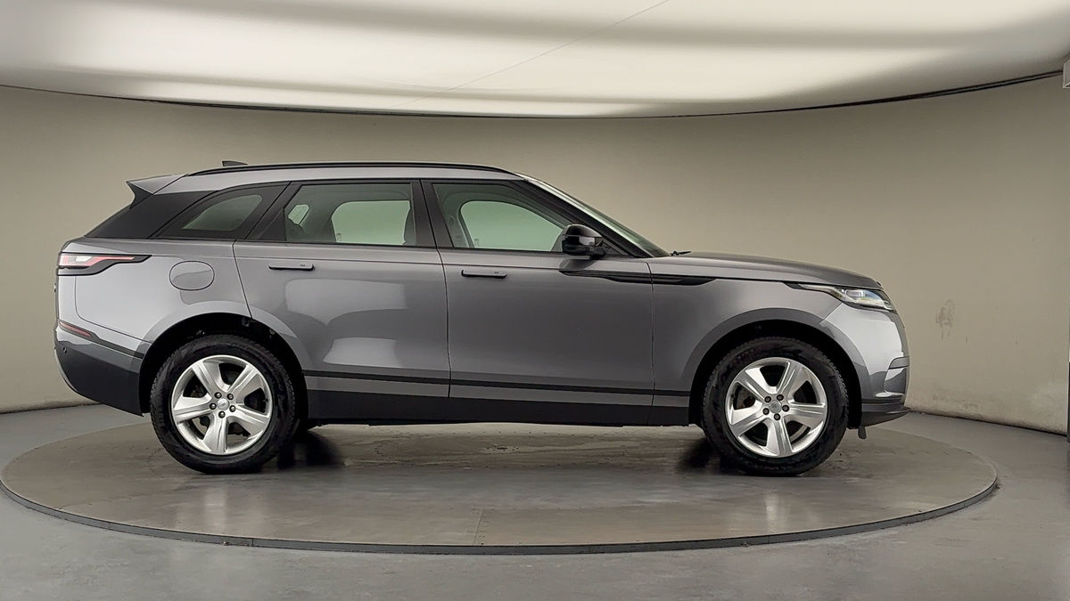 Land Rover Range Rover Velar Image 16