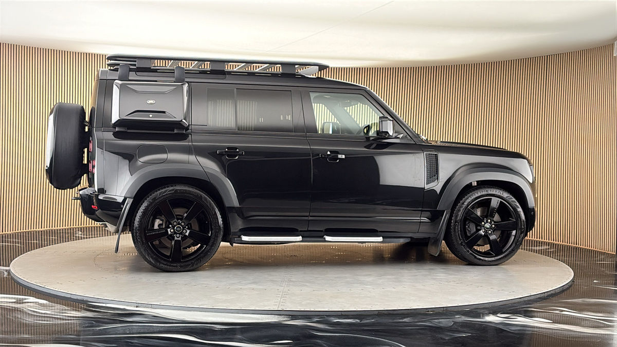 More views of Land Rover Defender 110