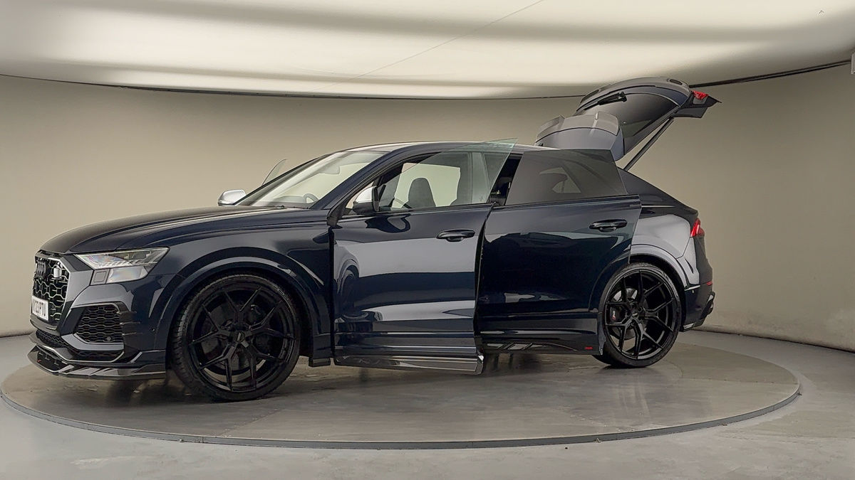 More views of Audi RSQ8