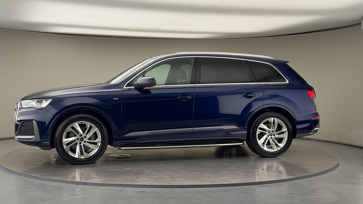 More views of Audi Q7