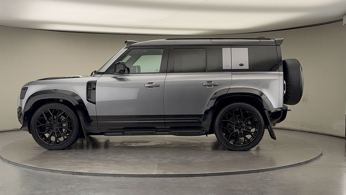 Land Rover Defender 110 Urban Image 15