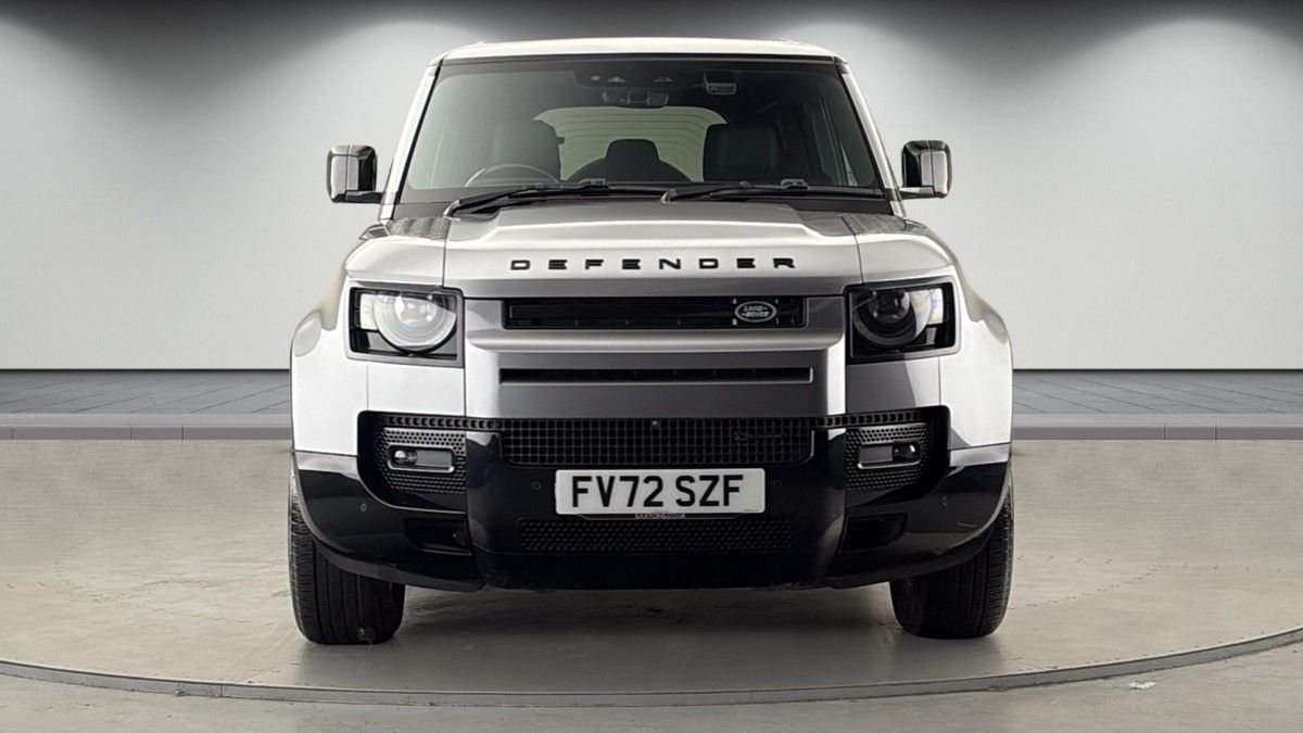 Land Rover Defender 110 Image 3