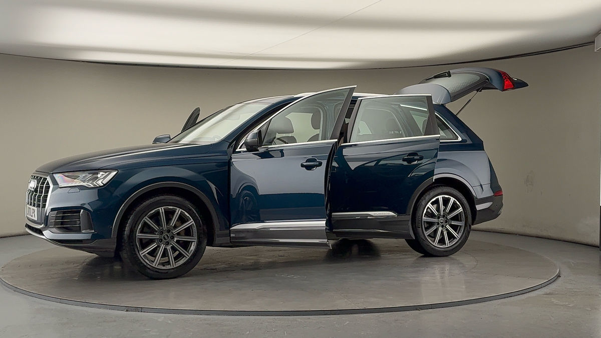 More views of Audi Q7