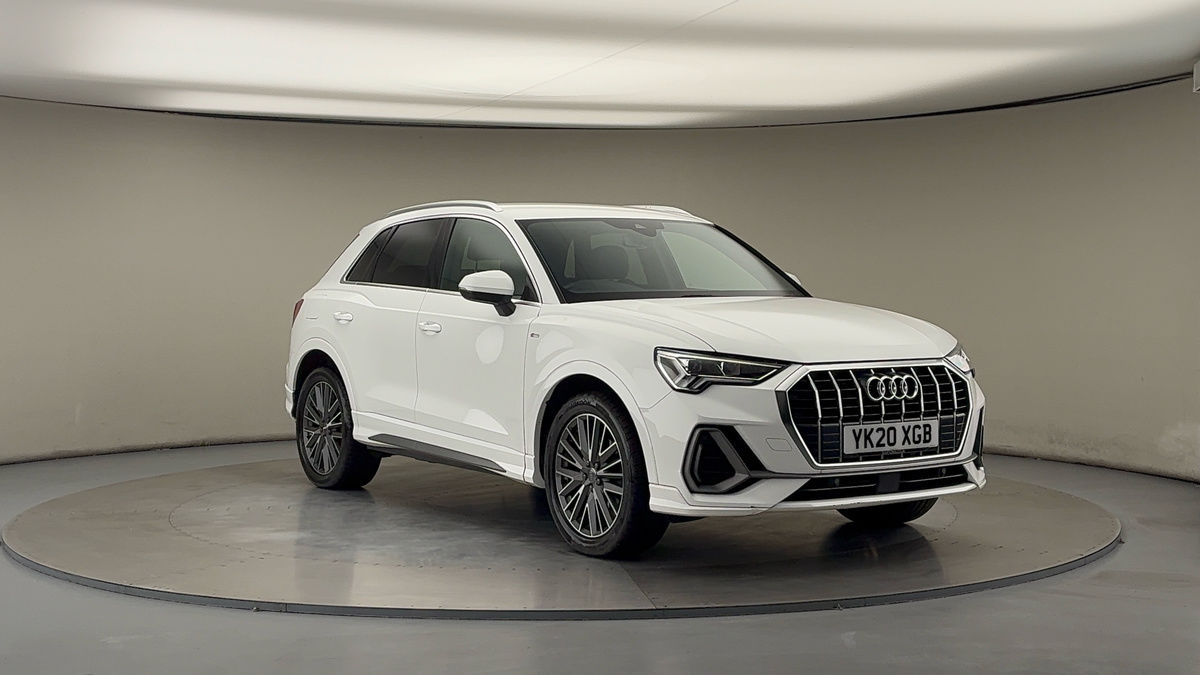 Audi Q3 Sticky Header Image