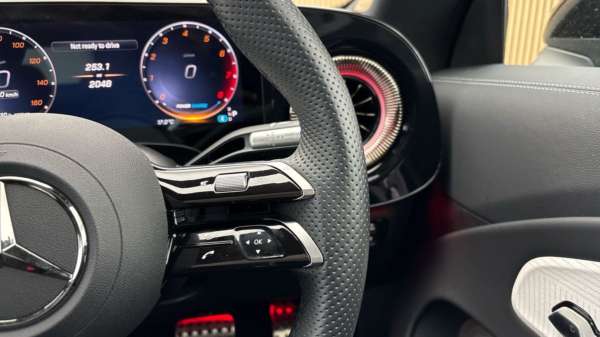 Mercedes-Benz CLA Image 14