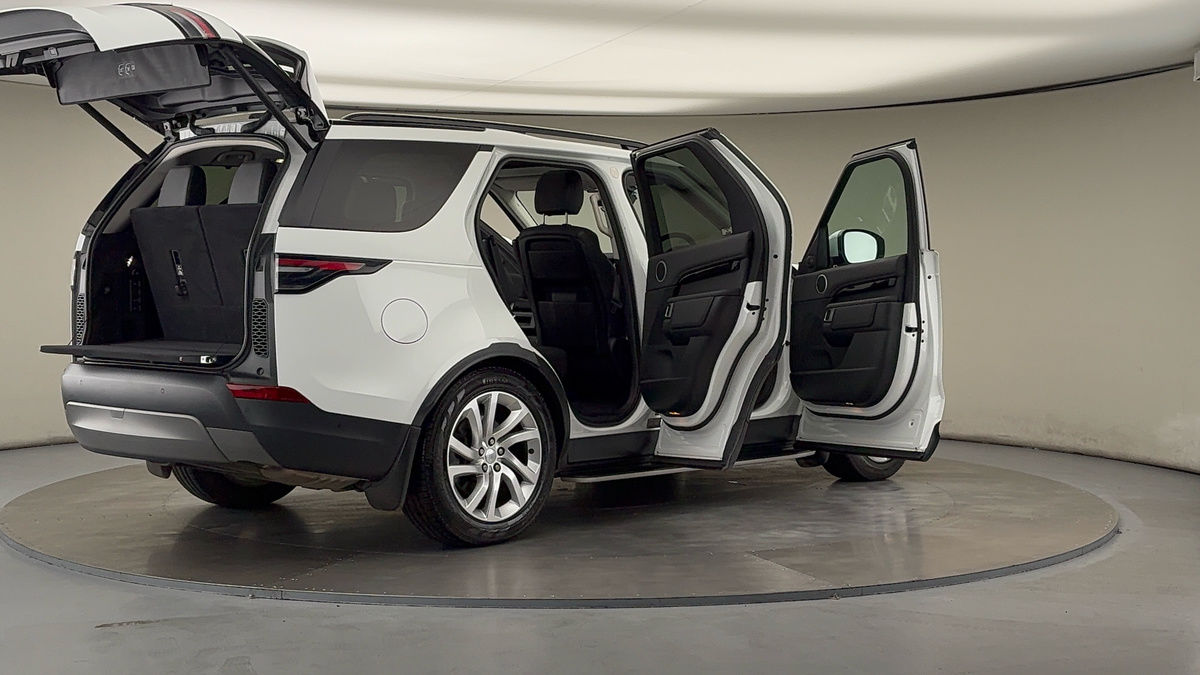 More views of Land Rover Discovery