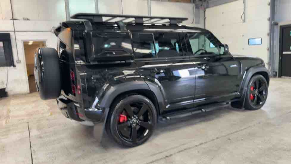 More views of Land Rover Defender 110