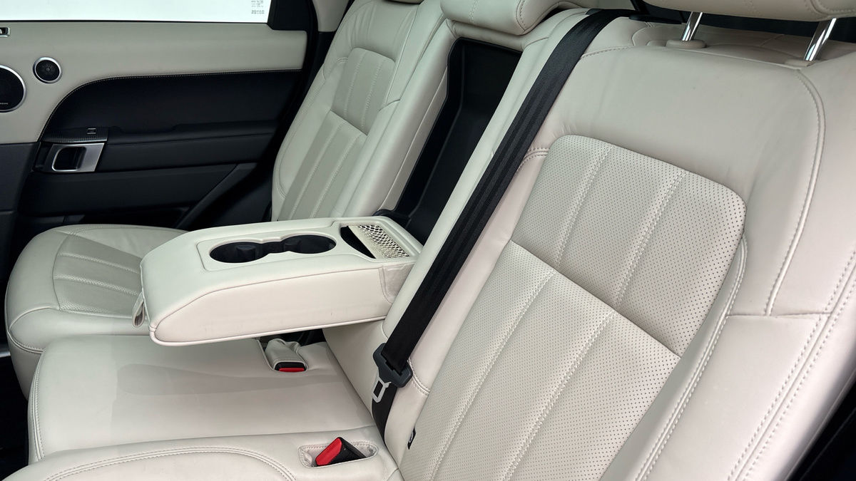 Land Rover Range Rover Sport Image 9