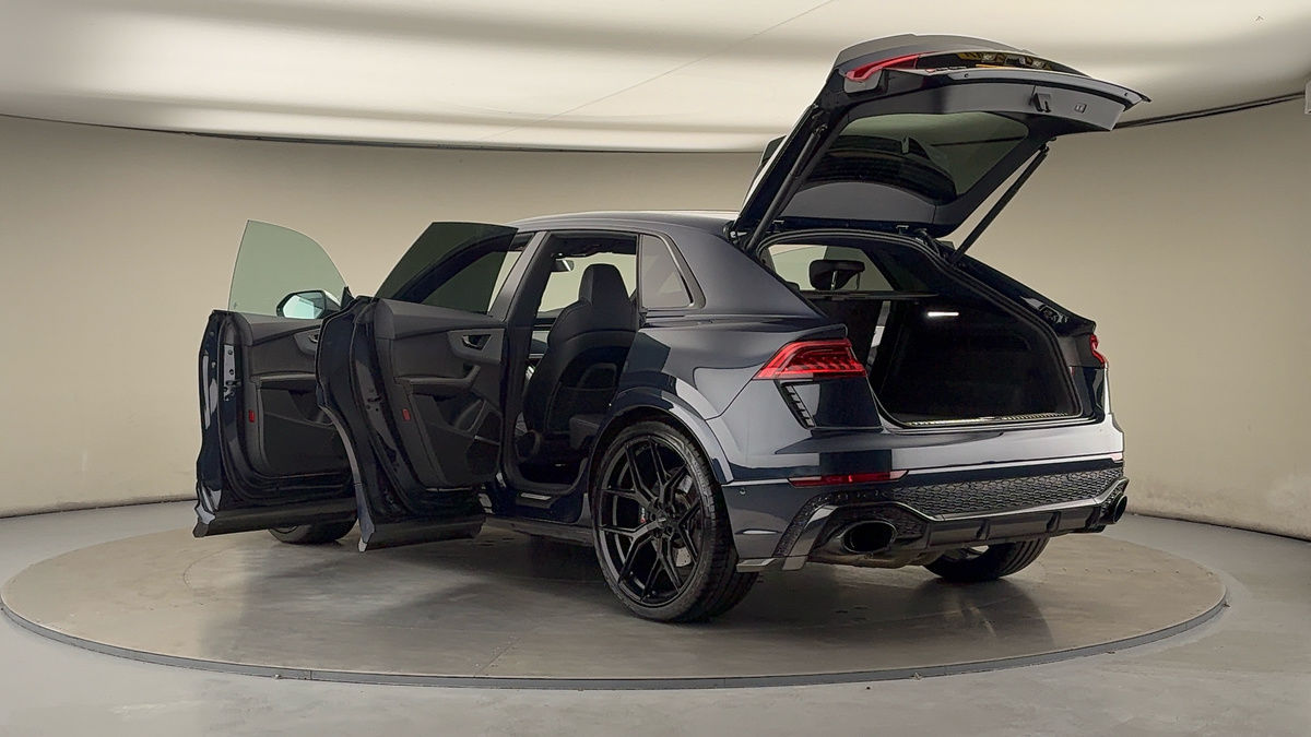 More views of Audi RSQ8