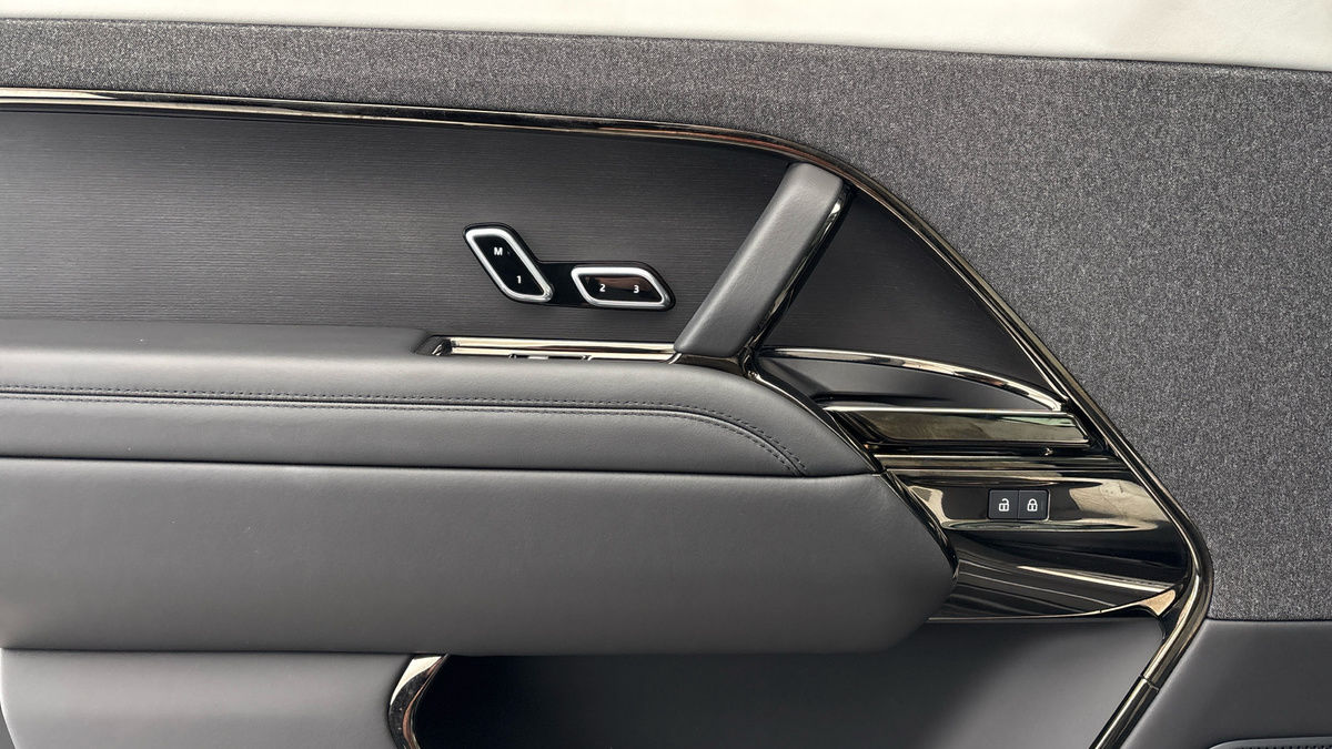 Land Rover Range Rover Sport Image 19