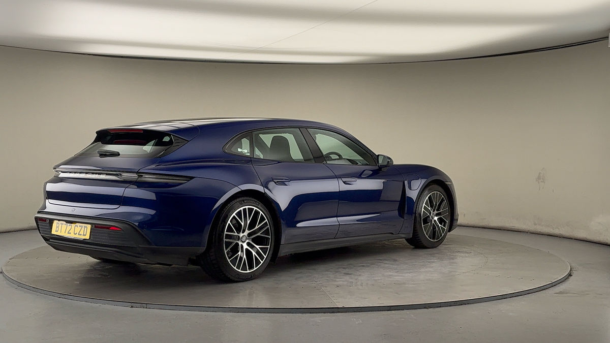 Porsche Taycan Image 21