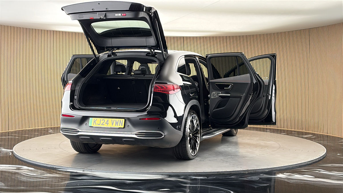 More views of Mercedes-Benz EQE