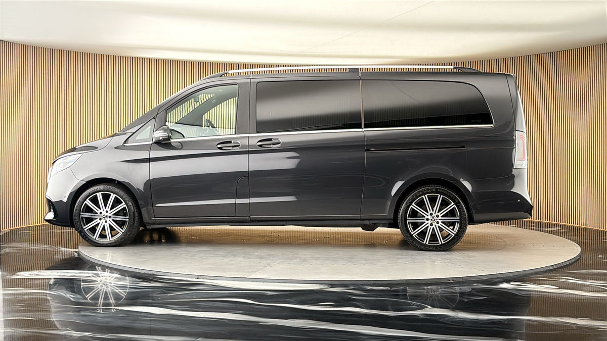 Mercedes-Benz V Class Image 15