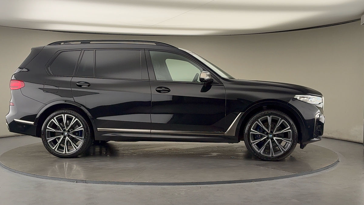 More views of BMW X7