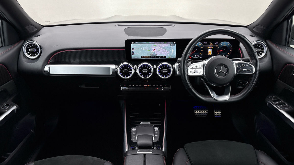 Mercedes-Benz GLB Image 12