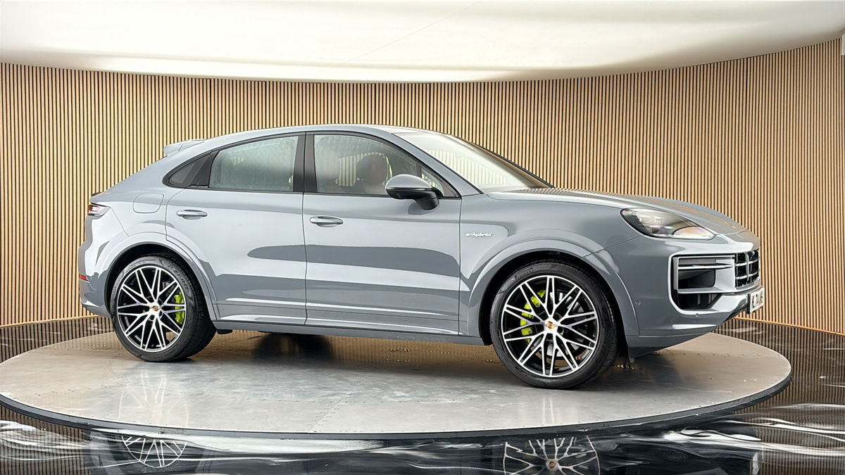 More views of Porsche Cayenne