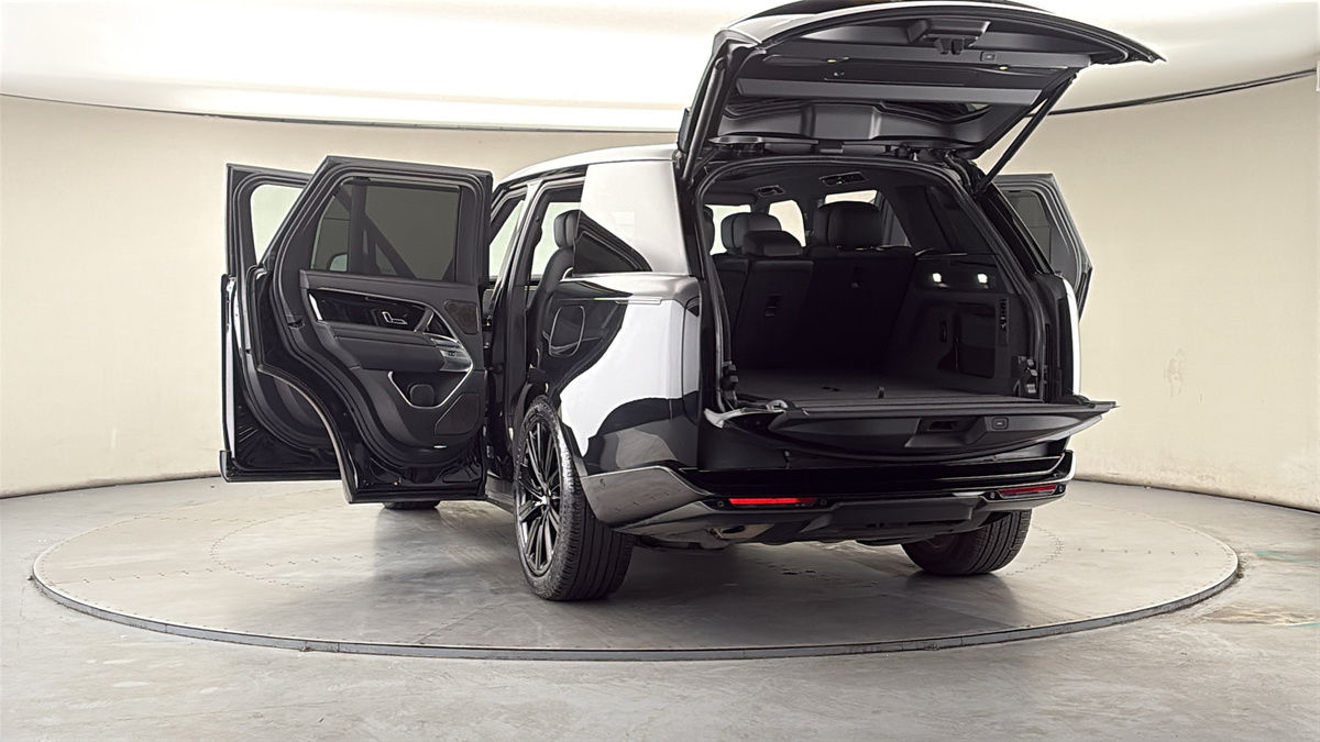 More views of Land Rover Range Rover
