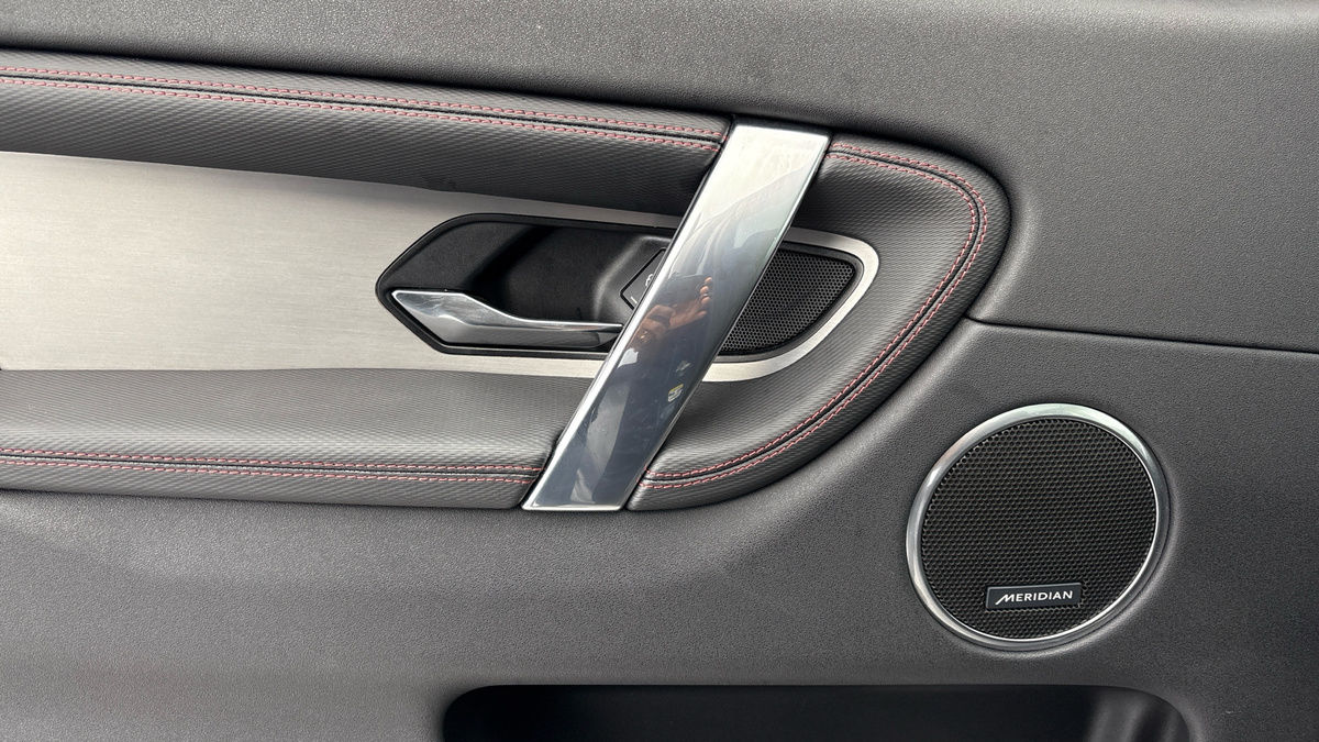 Land Rover Discovery Sport Image 19