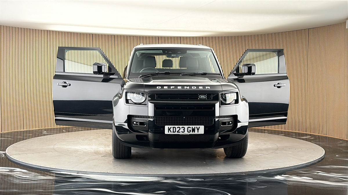 More views of Land Rover Defender 90