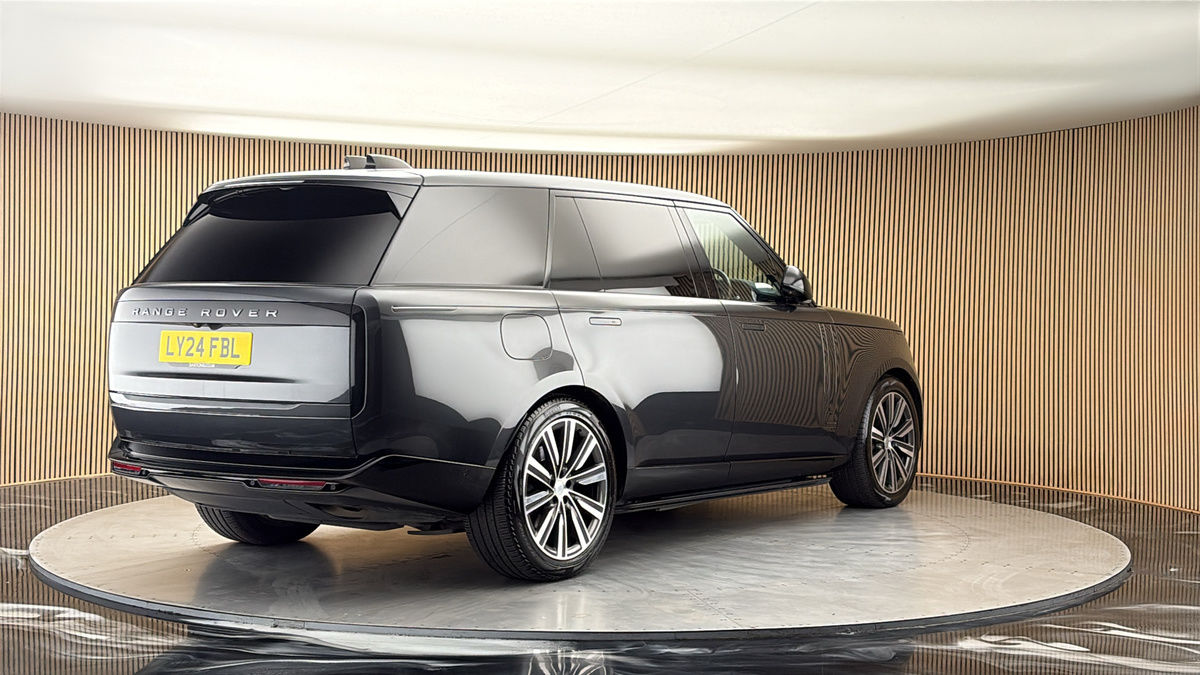 More views of Land Rover Range Rover