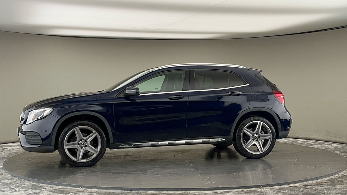 More views of Mercedes-Benz GLA