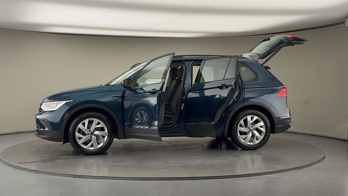 More views of Volkswagen Tiguan