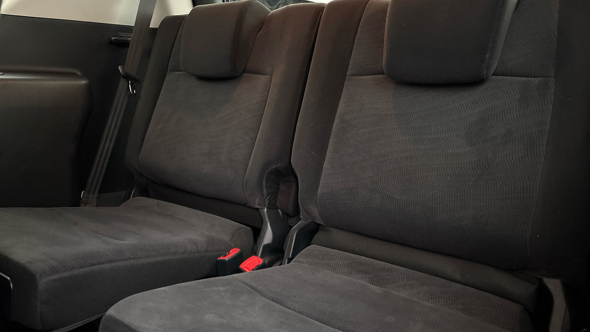 Toyota Land Cruiser Image 25