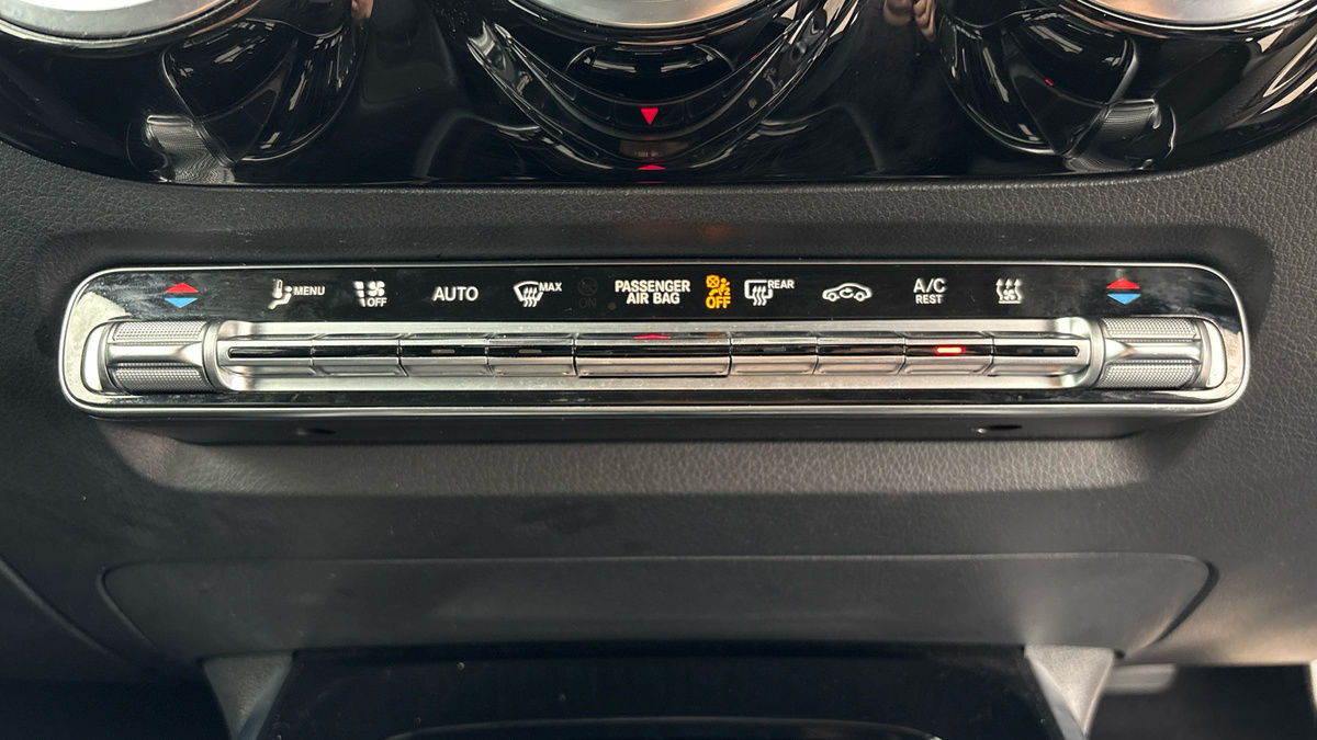 Mercedes-Benz GLA Image 6