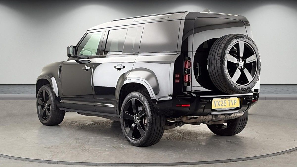 Land Rover Defender 110 Image 2