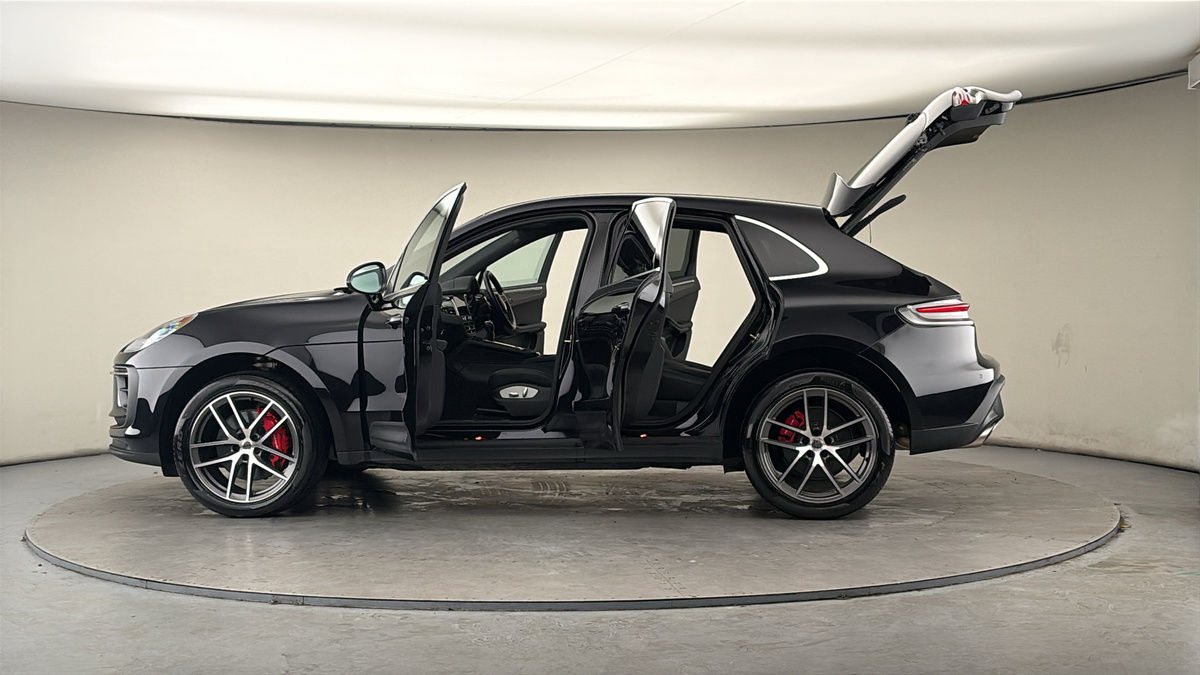 More views of Porsche Macan