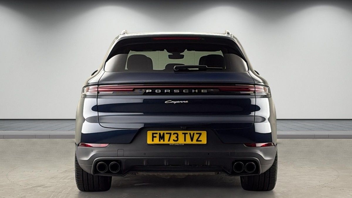 Porsche Cayenne Image 4