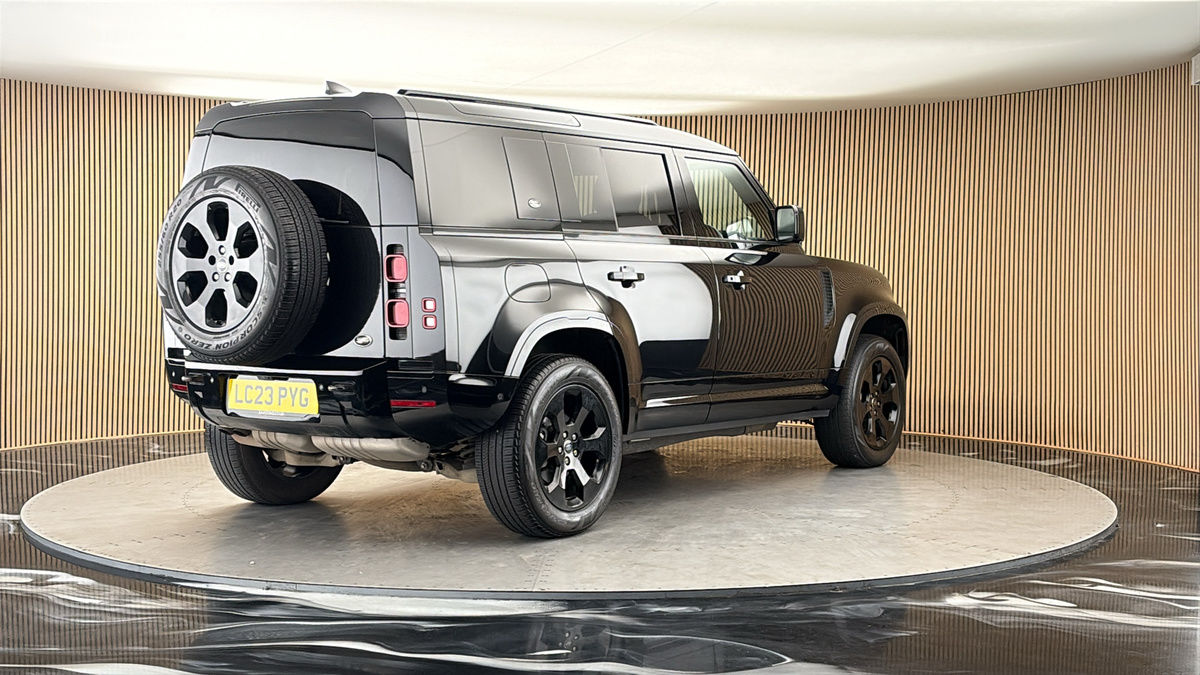 More views of Land Rover Defender 110