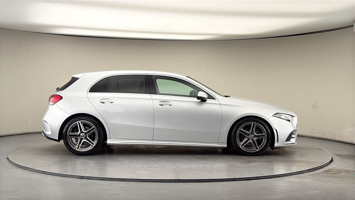 Mercedes-Benz A Class Image 16