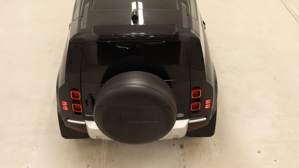 Land Rover Defender 90 Image 8