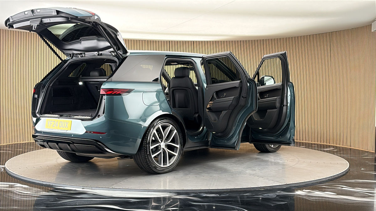 More views of Land Rover Range Rover Sport