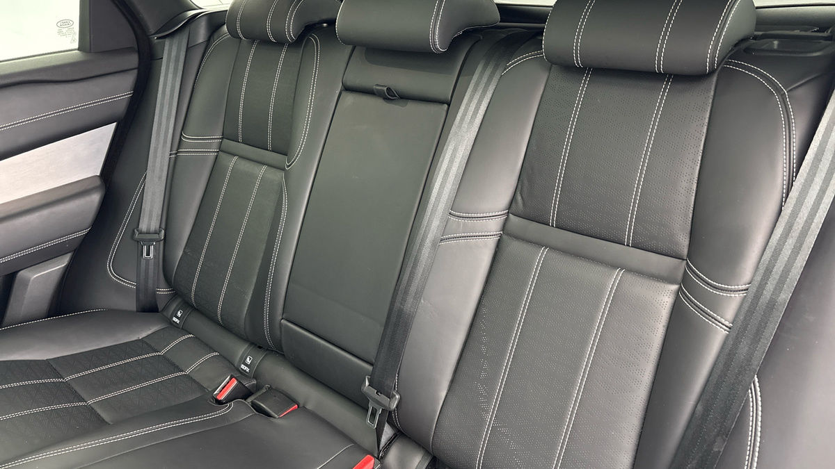 Land Rover Range Rover Velar Image 8