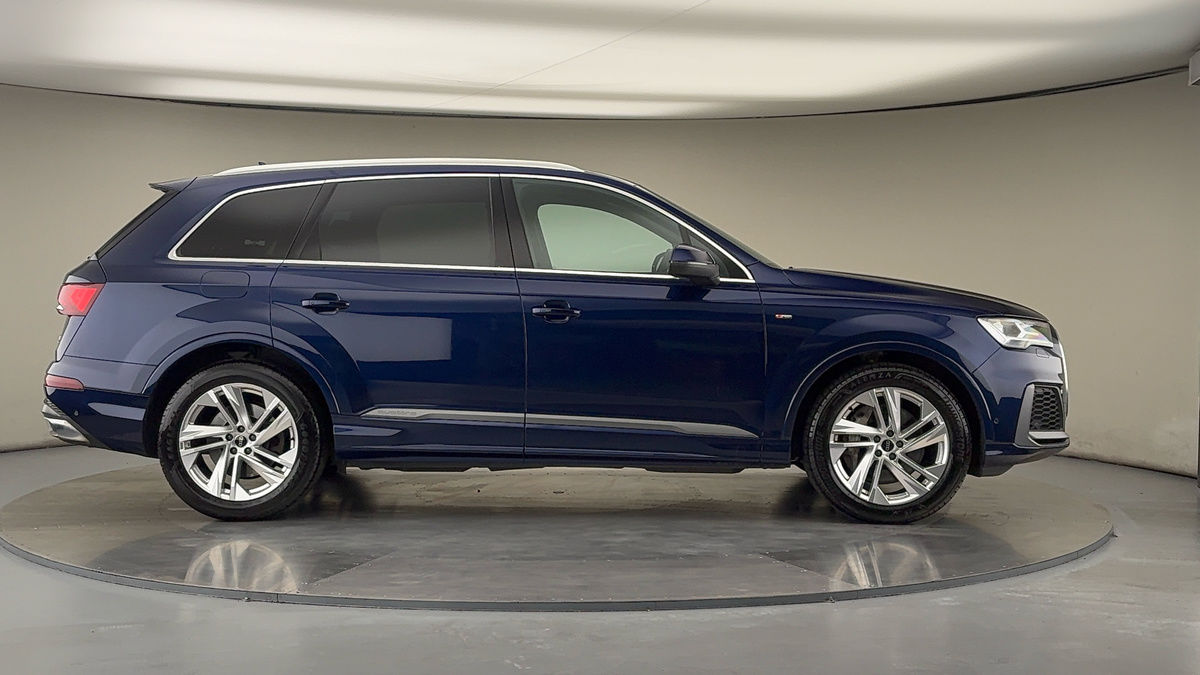 Audi Q7 Image 16